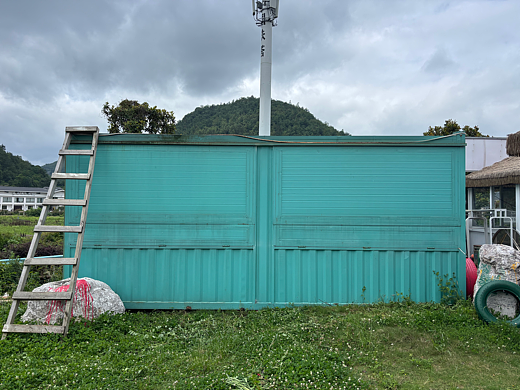 集装箱彩绘营地打卡网红墙绘