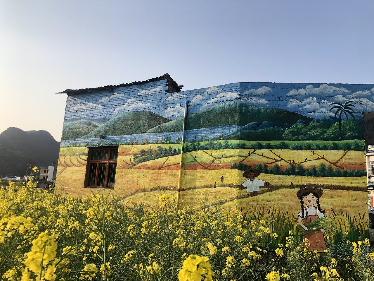 最后一幅是小时候的记忆 雨后村庄 墙绘壁画美丽乡村