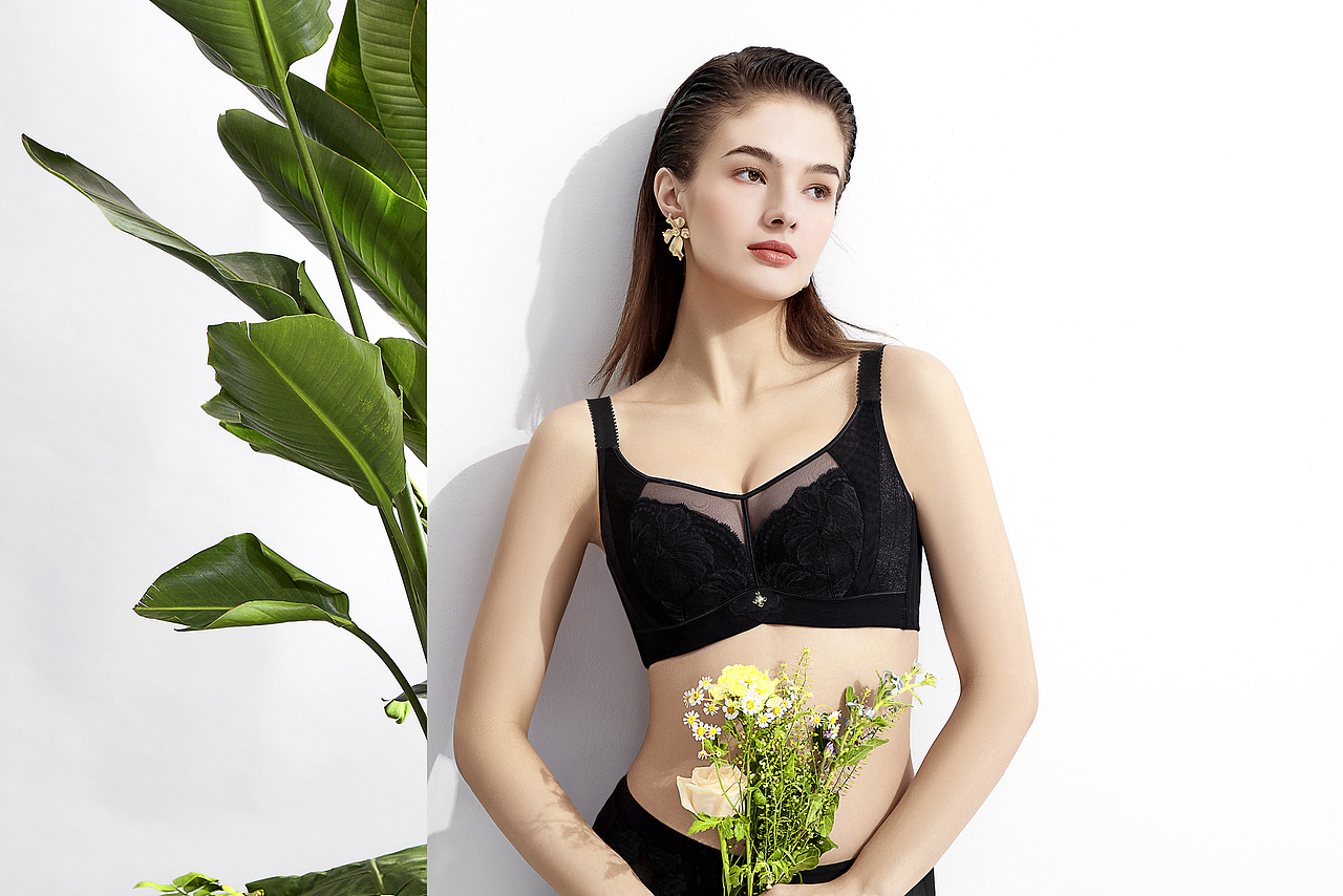 内衣拍摄| 内衣LOOK拍摄（图ZMzk3ODIyMzQ4） - 时尚/艺术摄影 - 站酷设计师瑞格视觉原创素材 - 站酷ZCOOL