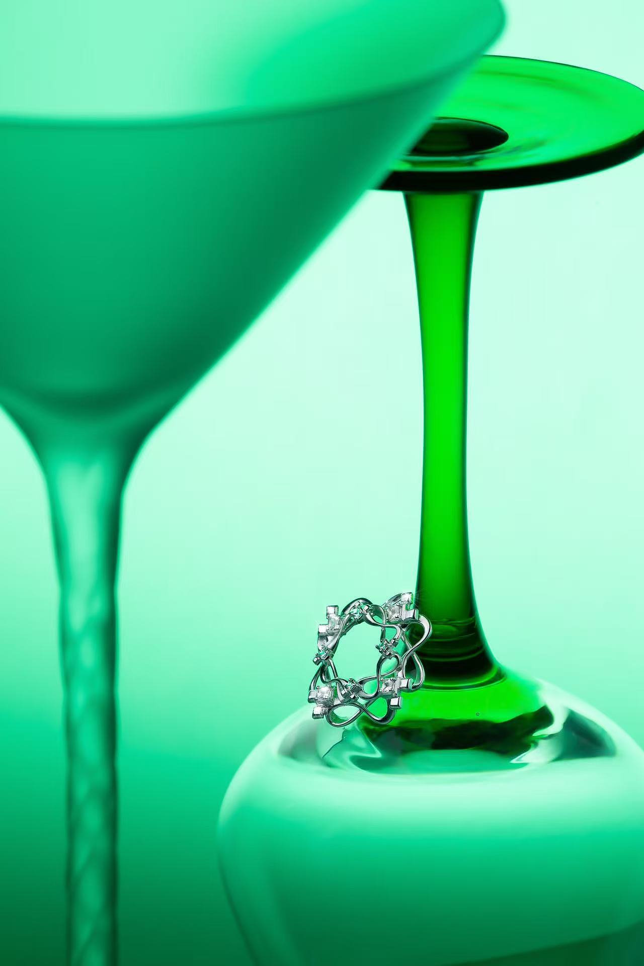 珠宝年框创意拍摄（图ZMzk3ODYxNTUy） - 产品摄影 - 站酷设计师管君廷原创素材 - 站酷ZCOOL