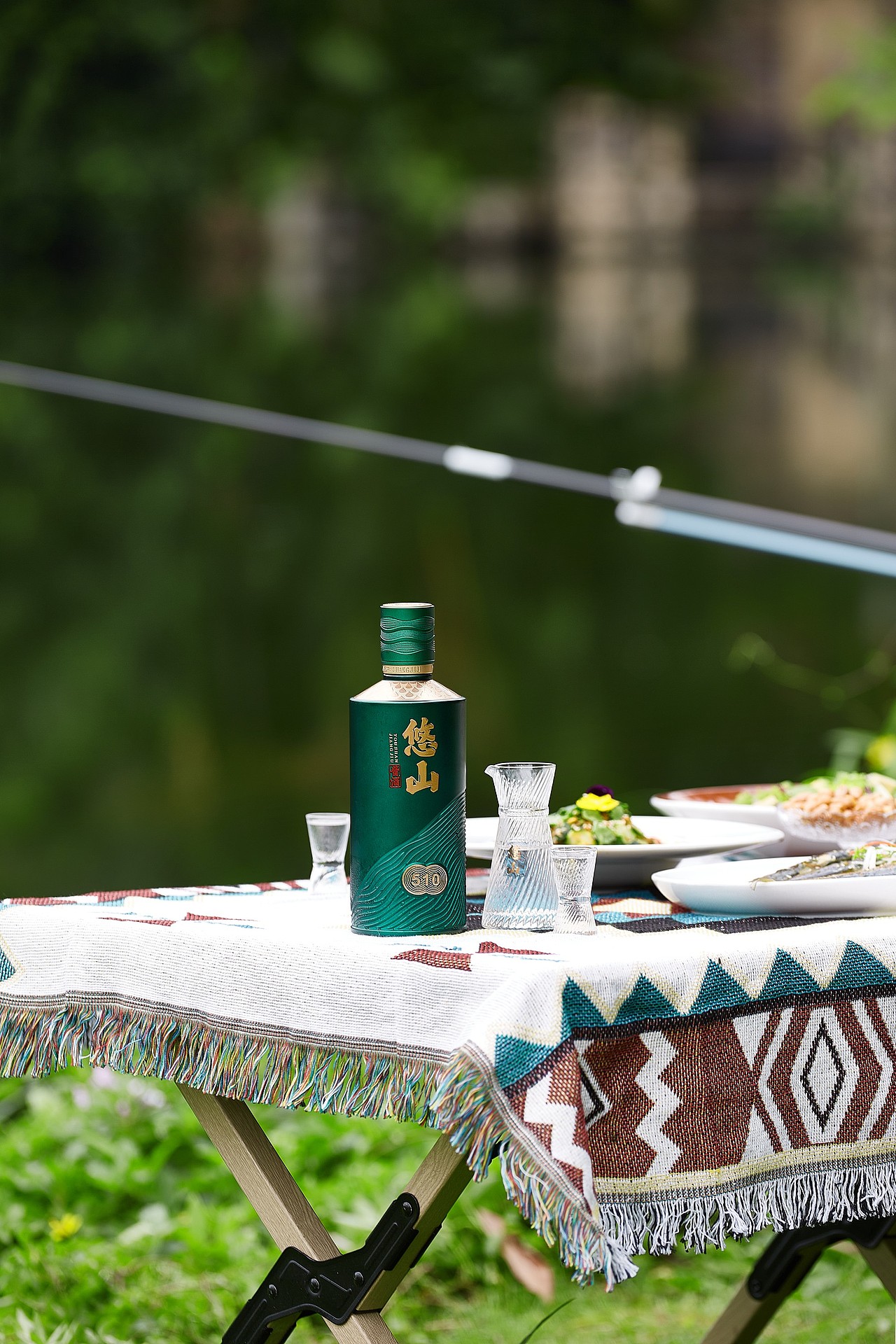 悠山白酒 户外（图ZMzk3ODY4MDY4） - 产品摄影 - 站酷设计师龙泉摄影原创素材 - 站酷ZCOOL