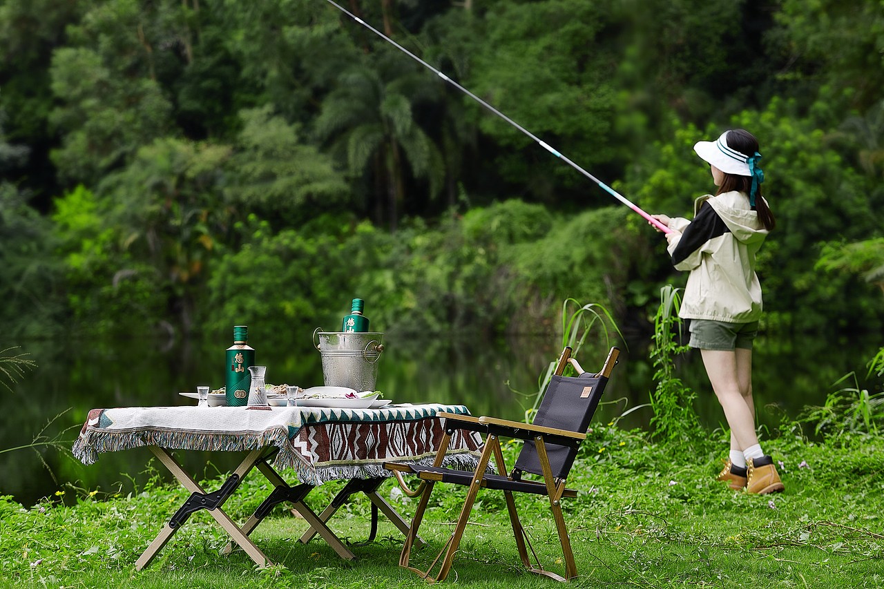 悠山白酒 户外（图ZMzk3ODY4MDYw） - 产品摄影 - 站酷设计师龙泉摄影原创素材 - 站酷ZCOOL