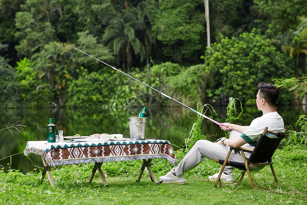 悠山白酒 户外（图ZMzk3ODY4MDcy） - 产品摄影 - 站酷设计师龙泉摄影原创素材 - 站酷ZCOOL