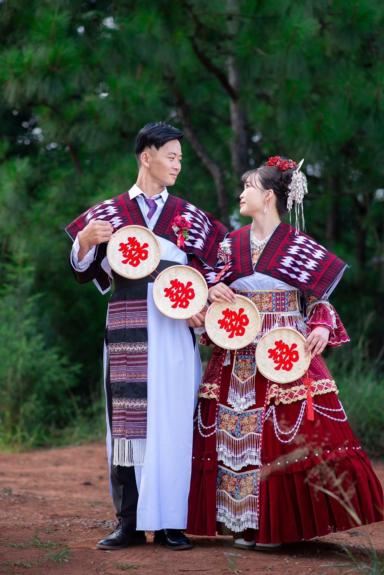 云南大花苗婚礼