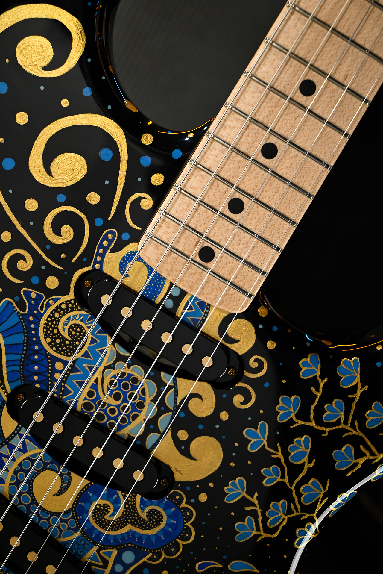 一把价值十万+的电吉他 来看看长什么样吧（图ZMzk4MDM2OTQ0） - 产品摄影 - 站酷设计师文艺田原创素材 - 站酷ZCOOL