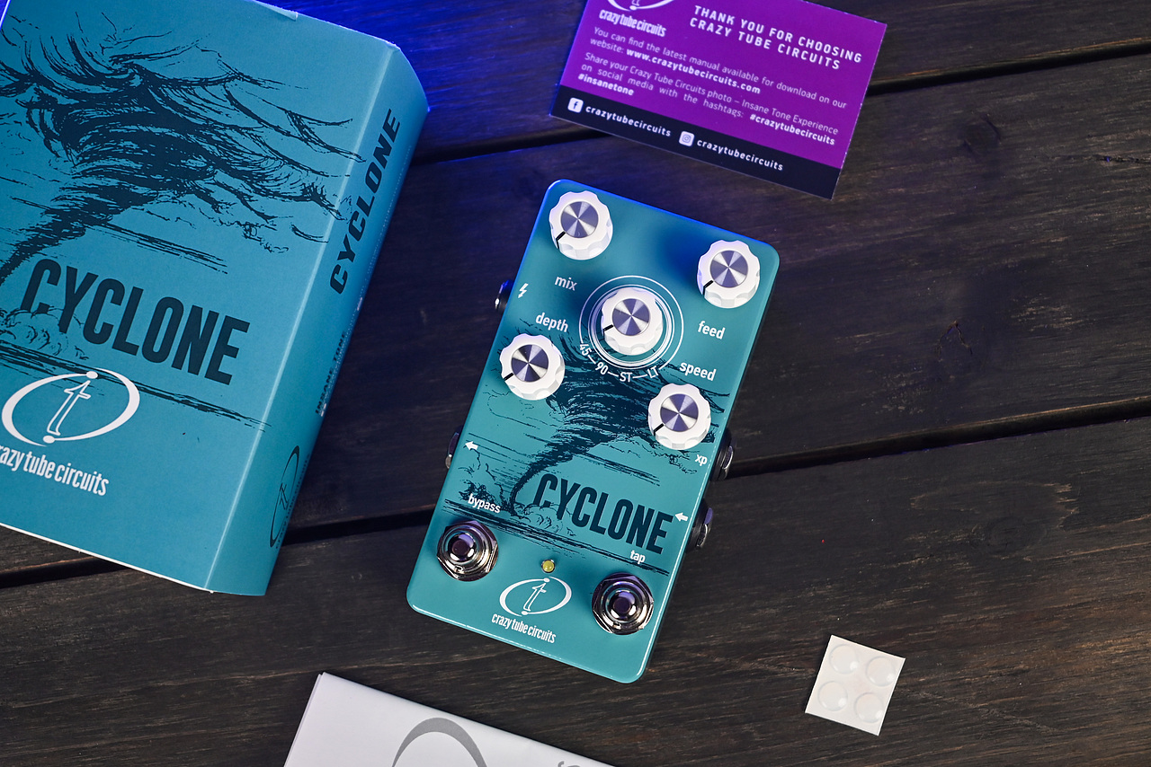 电吉他效果器拍摄案例 