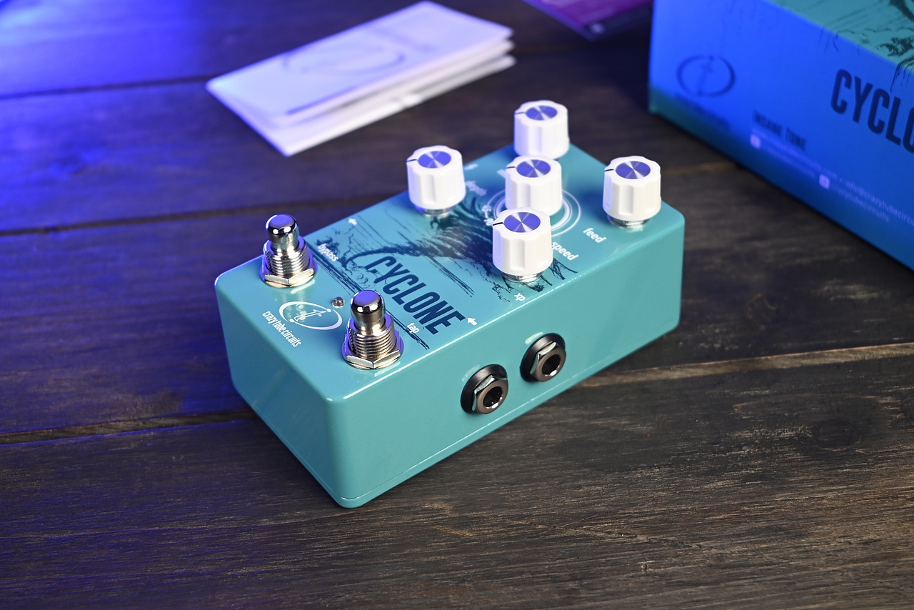 电吉他效果器拍摄案例 