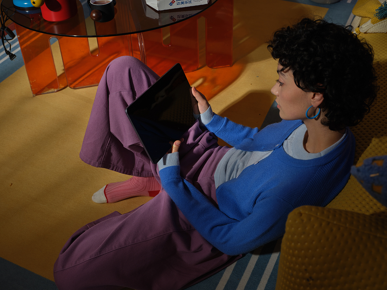 REDMI Pad 2 Pro KV/Lifestyle 成品+原片(many poses)（图ZMzk4MTA4NTY4） - 人像摄影 - 站酷设计师摄影师张开原创素材 - 站酷ZCOOL