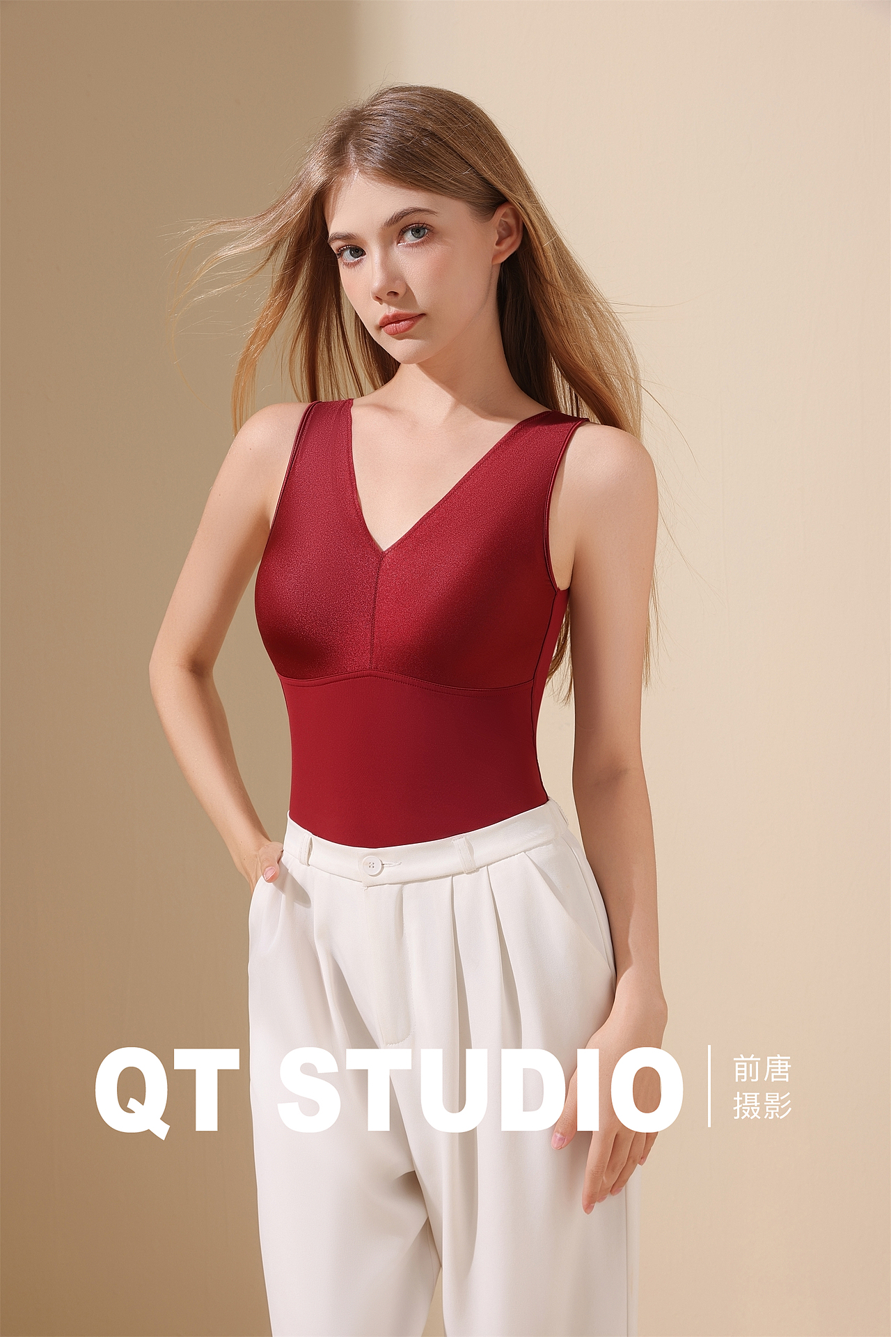 外籍模特演绎极简背心，高级感拉满！背心拍摄保暖背心（图ZMzk4MTY1NDI4） - 产品摄影 - 站酷设计师前唐摄影露露原创素材 - 站酷ZCOOL