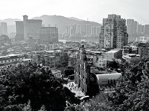 澳门大三巴：历史与现代的交融地标