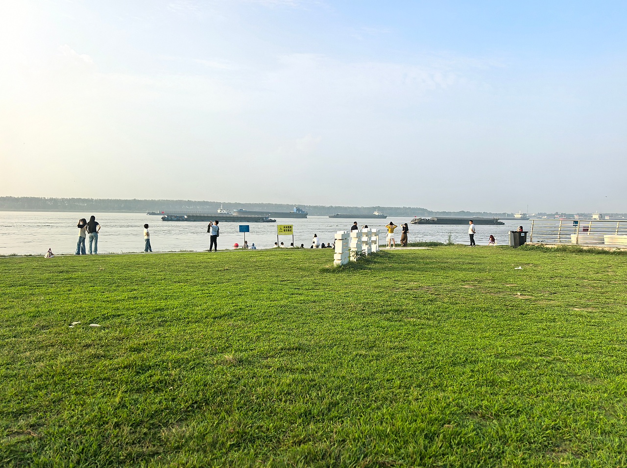 國(guó)慶南京燕子磯幕燕濱江隨拍（圖ZMzk4MjQ3MTE2） - 風(fēng)光攝影 - 站酷設(shè)計(jì)師延長(zhǎng)線_31原創(chuàng)素材 - 站酷ZCOOL