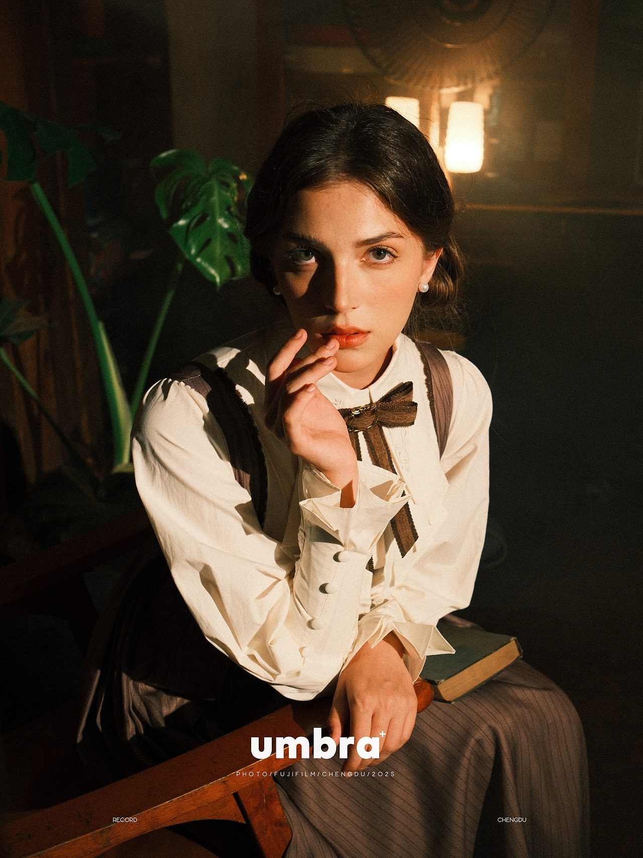 图书管理员·张翠芬儿（图ZMzk4MzIwMDky） - 人像摄影 - 站酷设计师Umbra_原创素材 - 站酷ZCOOL