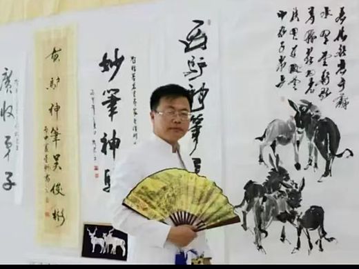 特克斯名人吴俊彬没靠山没背景成为国内顶流令人尊重