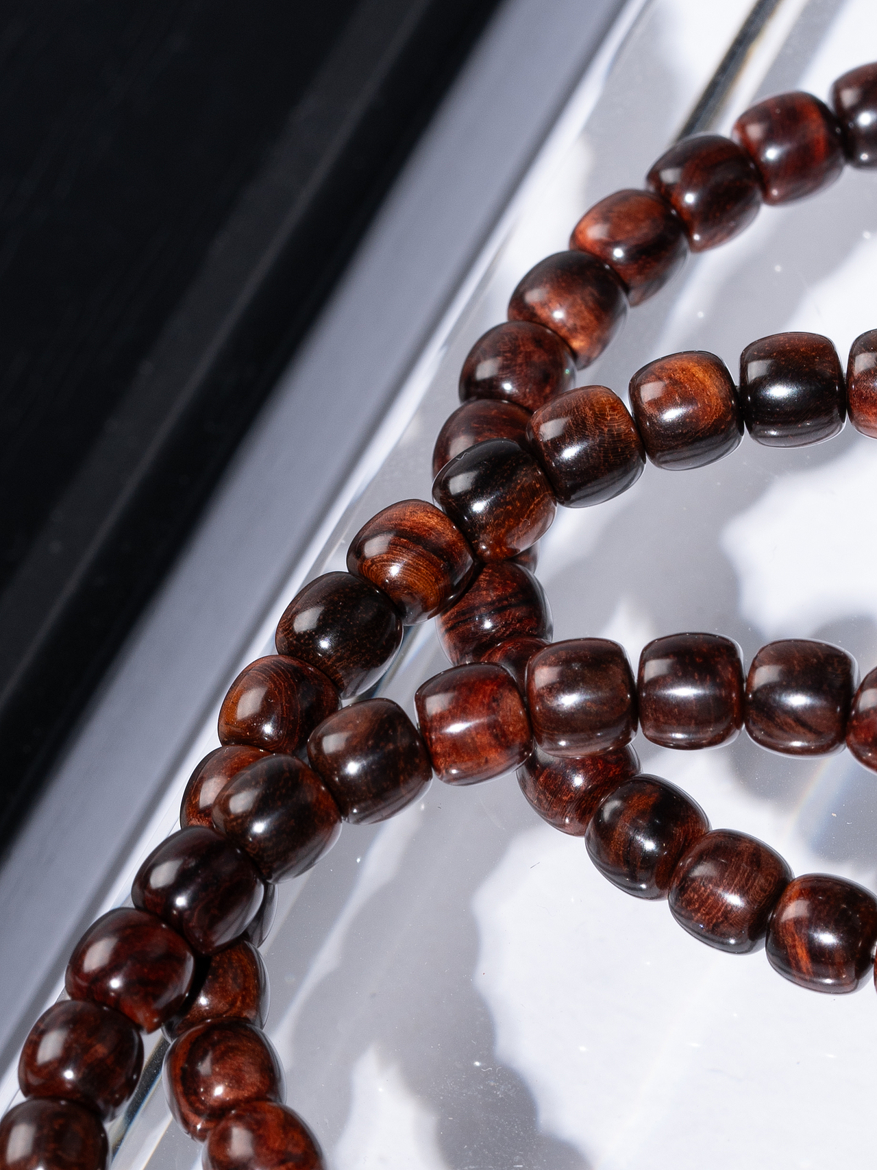 一些黄花梨文玩手串白底图