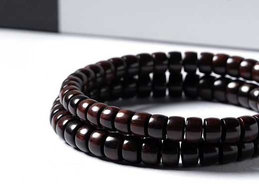 一些黄花梨文玩手串白底图