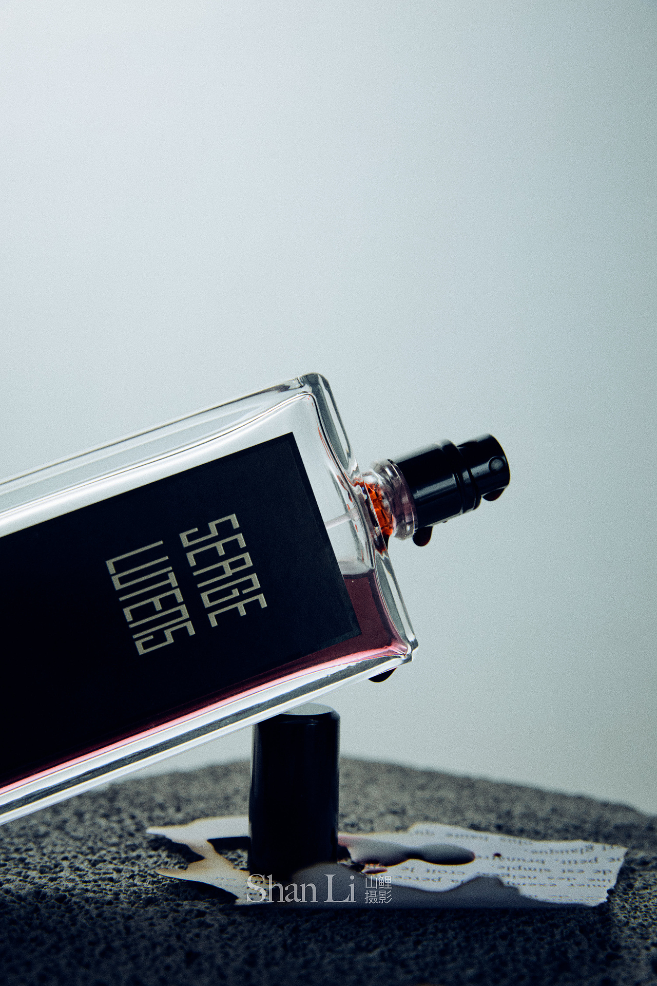 Serge Lutens芦丹氏 香水拍摄（图ZMzk4NDM4NjE2） - 产品摄影 - 站酷设计师山鲤摄影商拍版原创素材 - 站酷ZCOOL