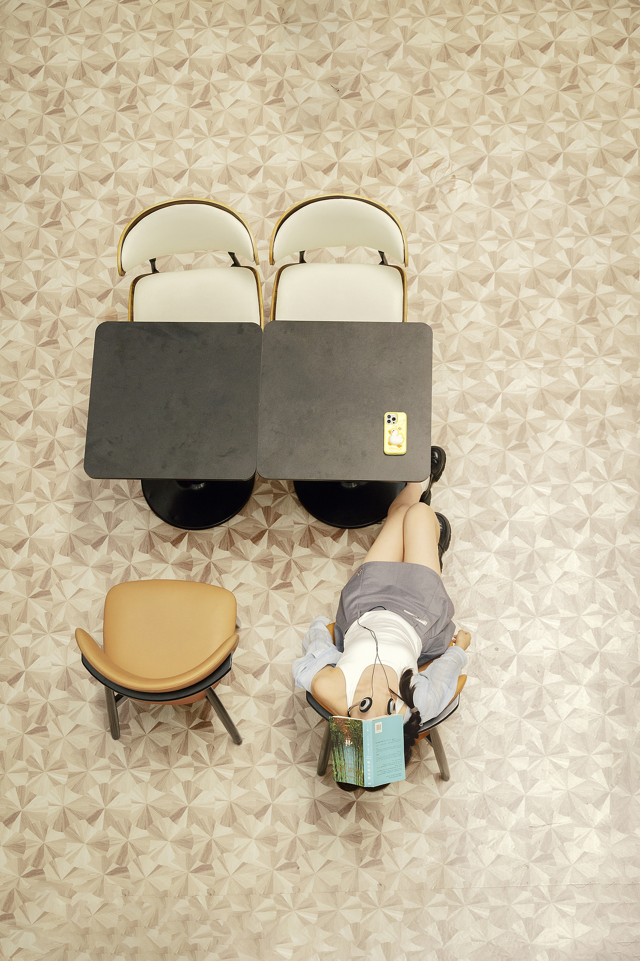 “不确定自己想要什么，但一直在往前走。”