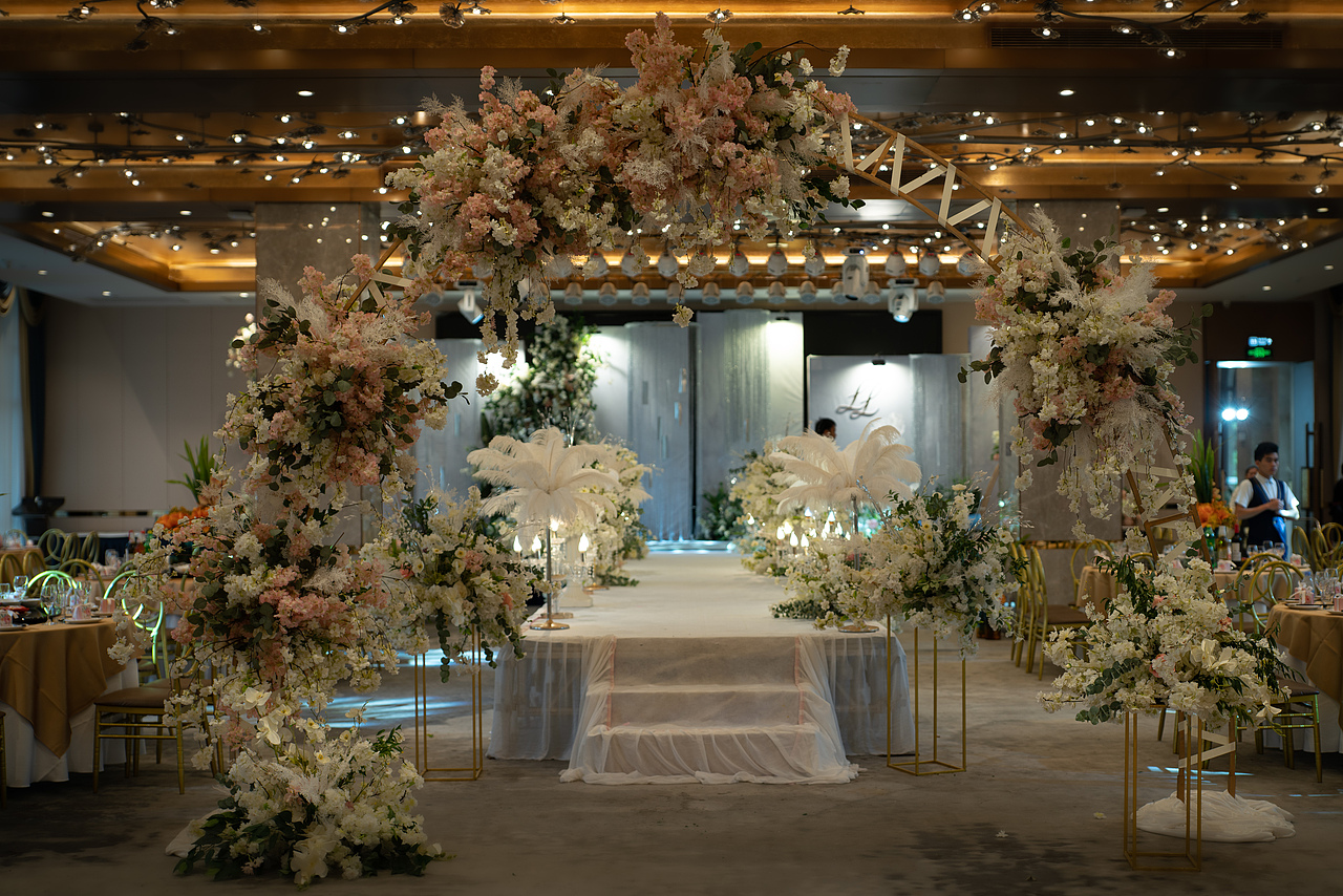 中关村婚礼（图ZMzk4NDUzMjEy） - 人像摄影 - 站酷设计师摄影师何小康原创素材 - 站酷ZCOOL