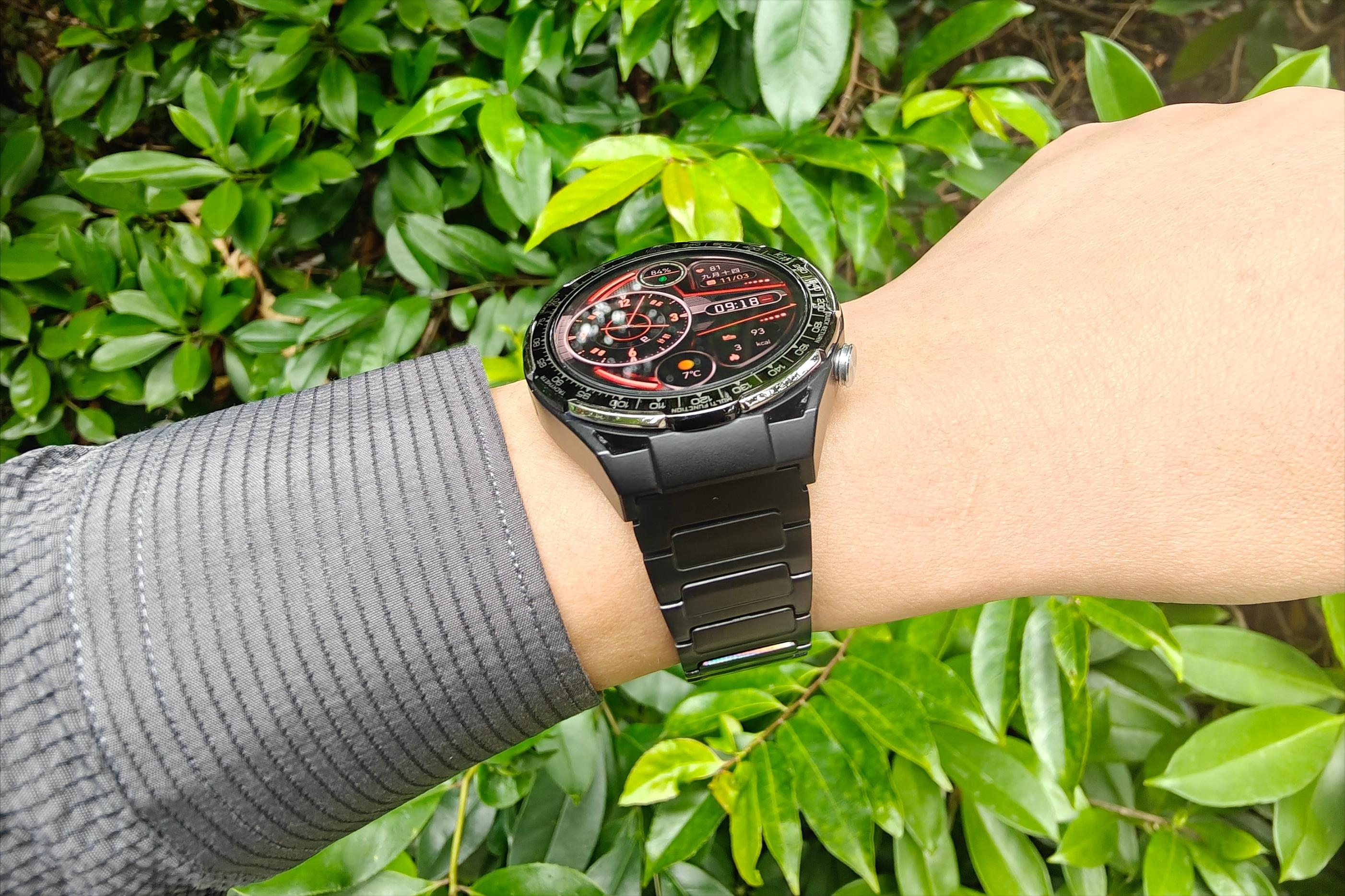 穿西服逛小区，这块表替我“藏”了手机：导航/支付/拍照/AI，全在腕间～（图ZMTUyNjk0NjA=） - 资讯 - 站酷设计师来这个世界看看原创素材 - 站酷ZCOOL