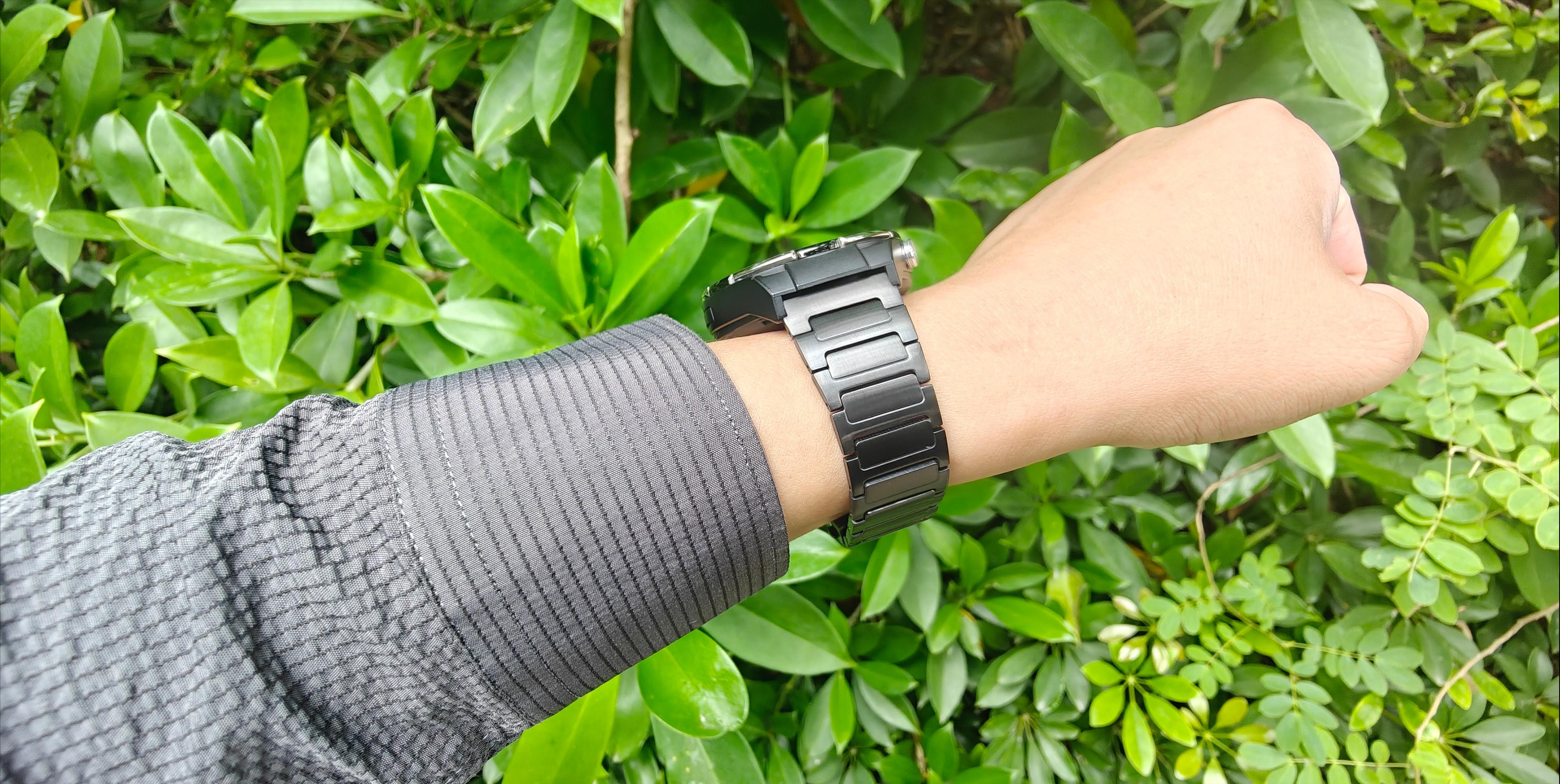 穿西服逛小区，这块表替我“藏”了手机：导航/支付/拍照/AI，全在腕间～（图ZMTUyNjk0NTY=） - 资讯 - 站酷设计师来这个世界看看原创素材 - 站酷ZCOOL