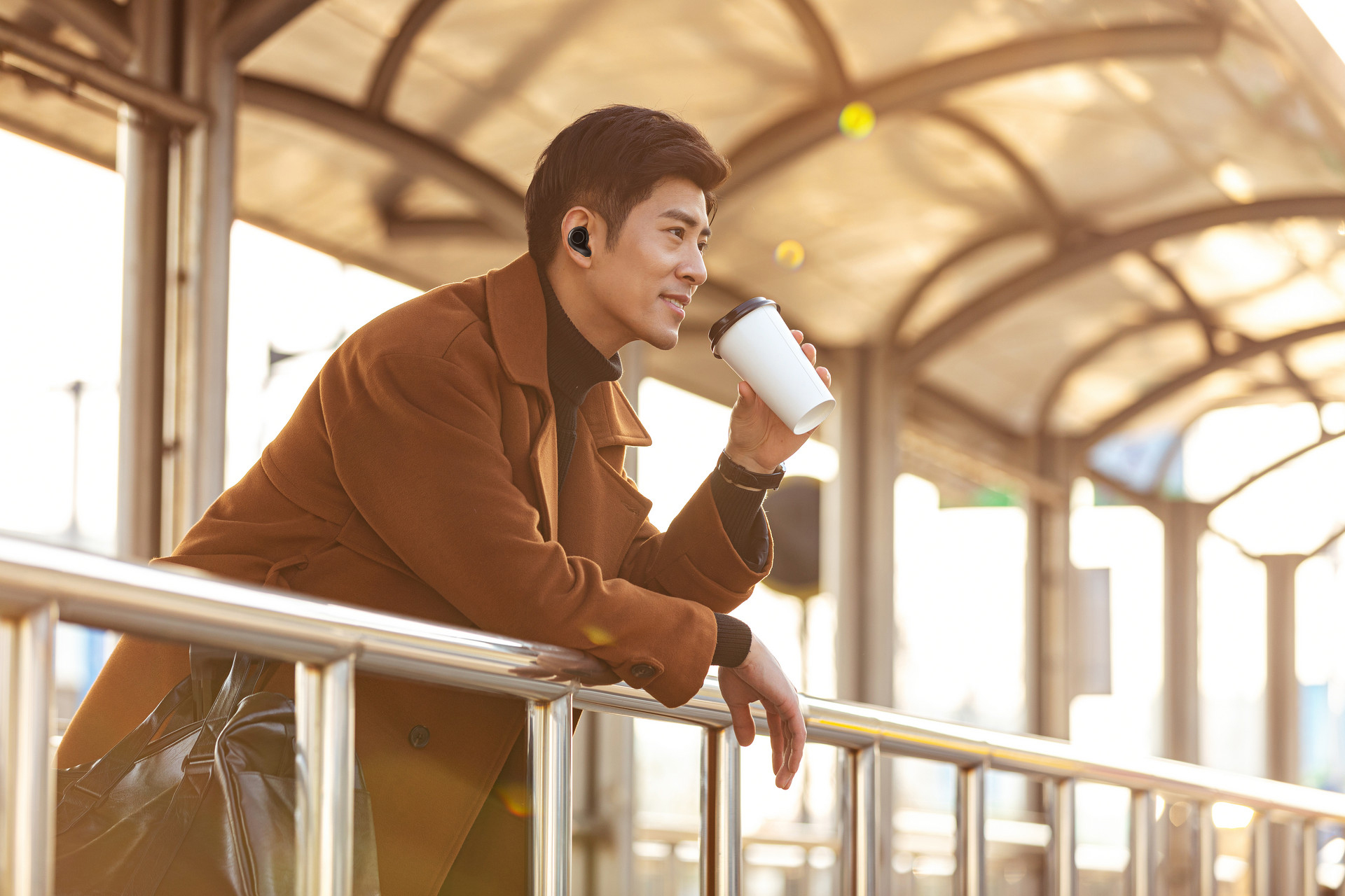 2025年双十一必看！高品质蓝牙耳机选购推荐指南：这5款音质/降噪/续航全拉满，值得买（图ZMTUyNzAxNzI=） - 资讯 - 站酷设计师来这个世界看看原创素材 - 站酷ZCOOL