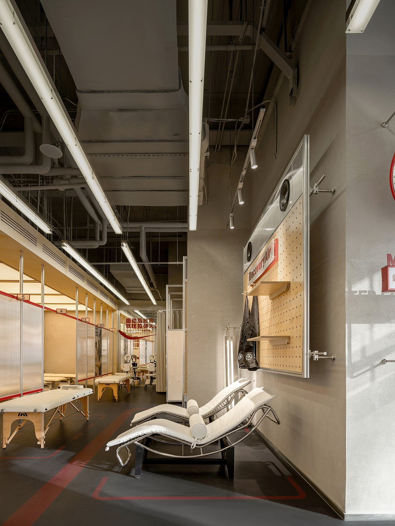 笑脸蜘蛛｜MASTER FIT 深圳首家新形象门店（图ZMzk4NTAwNTQw） - 商业空间设计 - 站酷设计师TOPIA图派视觉原创素材 - 站酷ZCOOL