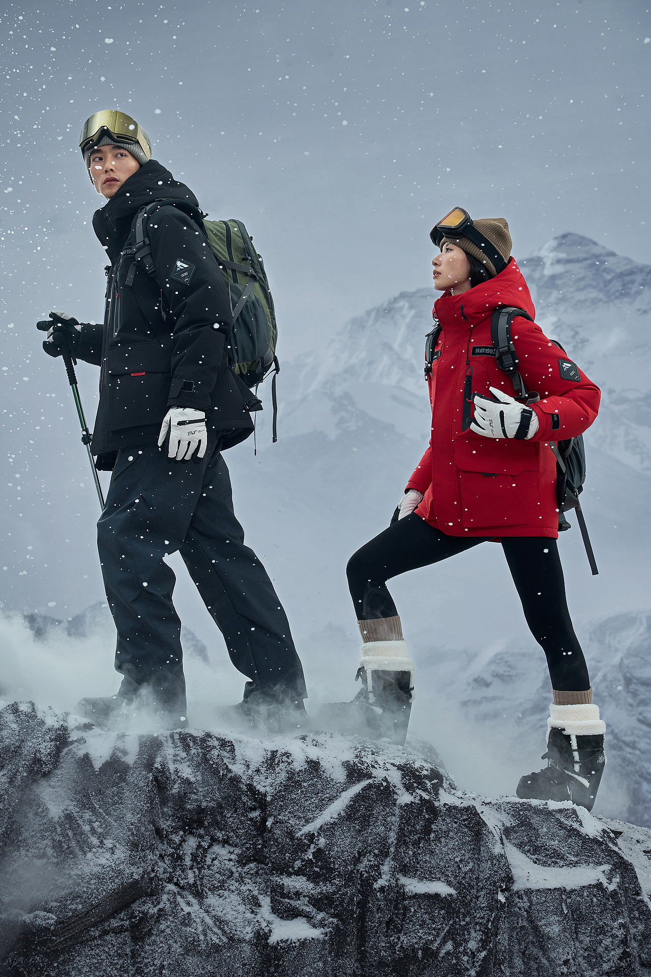 鸭鸭羽绒服2025SS拍摄珠峰系列