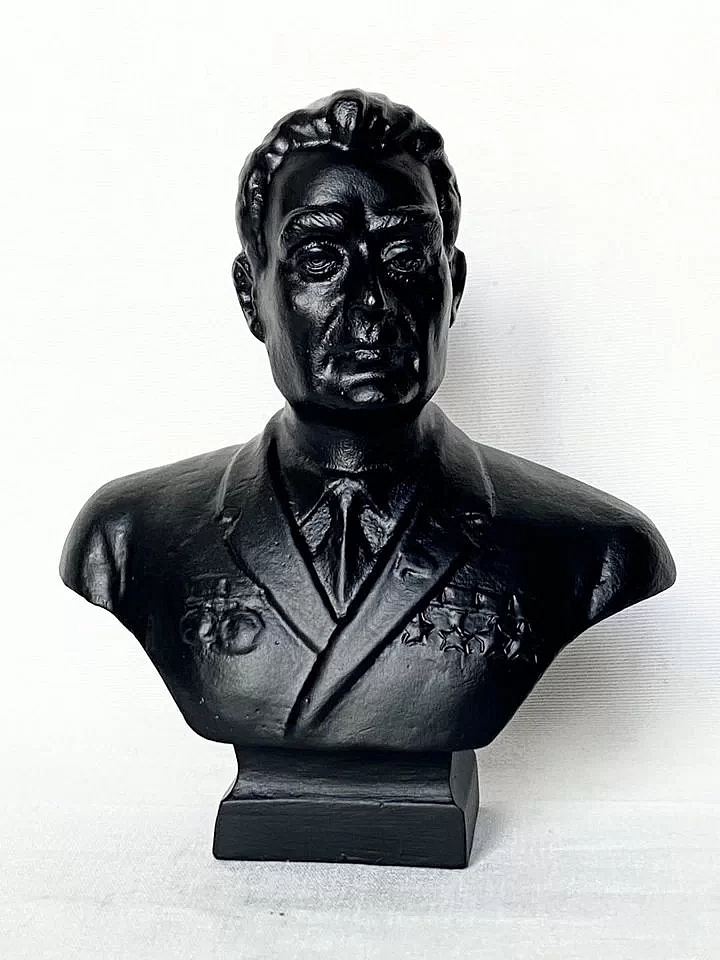 列昂尼德·伊利奇·勃列日涅夫铸铁像现代卡斯利办公室（图ZMzk4Njk4MjA0） - 雕塑 - 站酷设计师红色收藏家原创素材 - 站酷ZCOOL