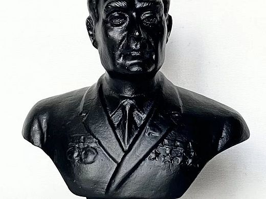 列昂尼德·伊利奇·勃列日涅夫铸铁像现代卡斯利办公室