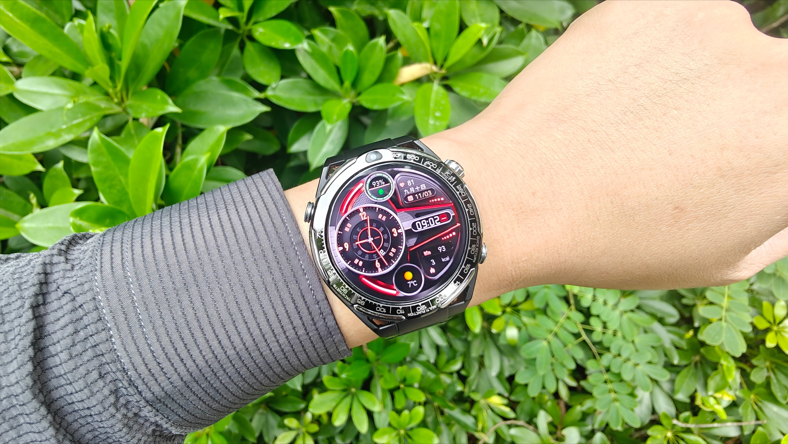 盘点2025年智能手表怎么选？双十一这2款旗舰，闭眼入不踩雷！（图ZMTUyNzYyOTI=） - 资讯 - 站酷设计师来这个世界看看原创素材 - 站酷ZCOOL