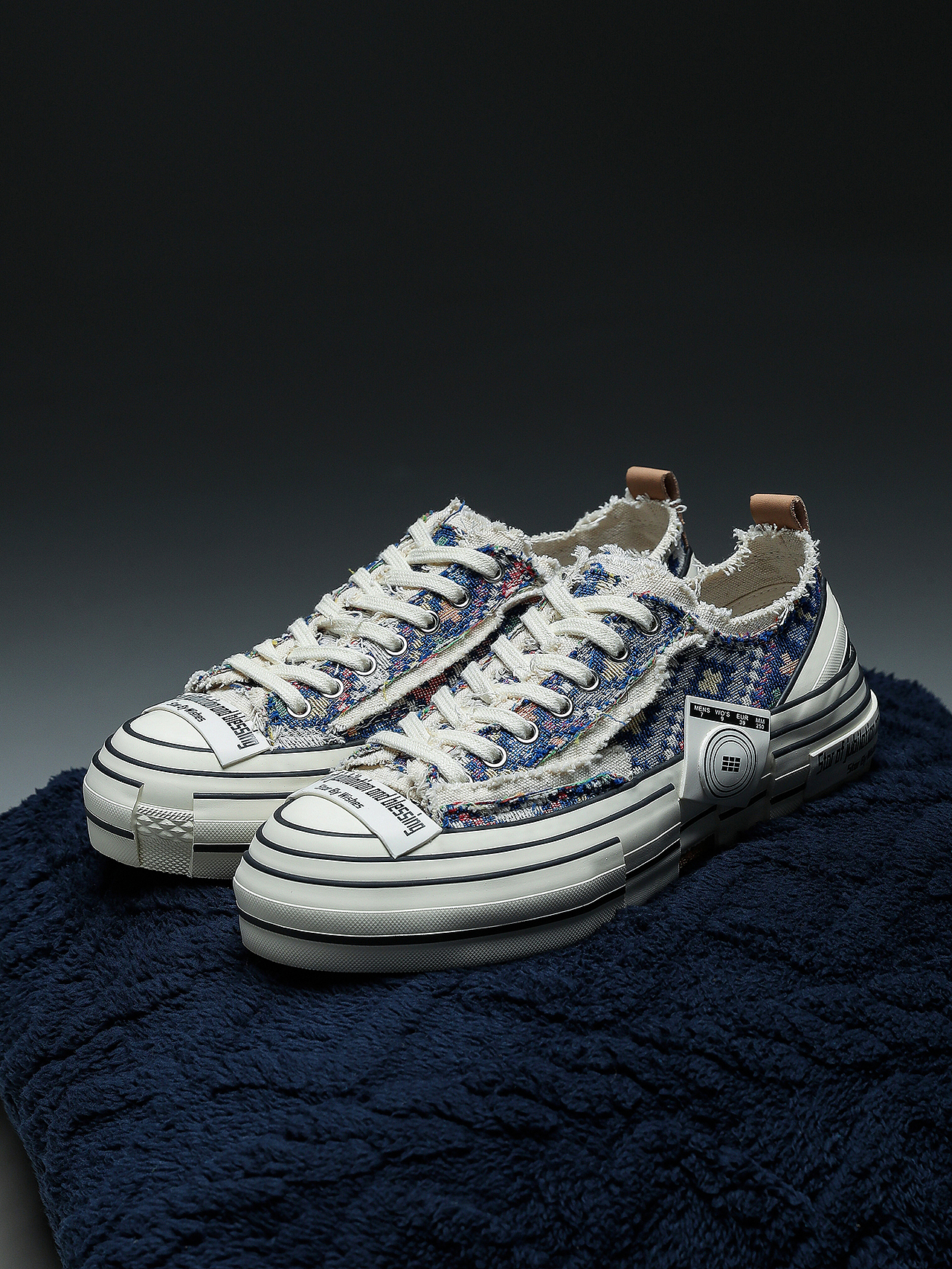 产品鞋子拍摄运动鞋板鞋电商摄影（图ZMzk4NzU2NjMy） - 产品摄影 - 站酷设计师摄影师小助助原创素材 - 站酷ZCOOL