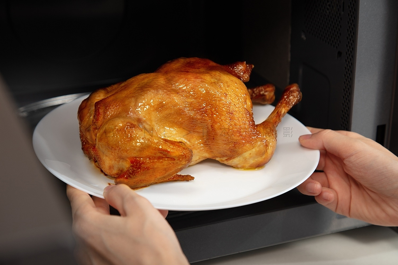 万得厨设备场景模特图摄影 微波炉模特图摄影