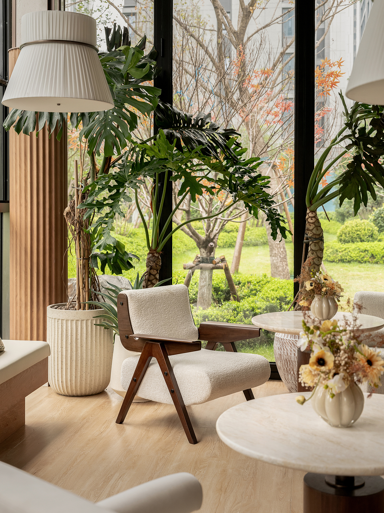 无隅制造 | 叶语书喃：绿光深处的相聚与独白（图ZMzk4ODI5Njg4） - 商业空间设计 - 站酷设计师TOPIA图派视觉原创素材 - 站酷ZCOOL