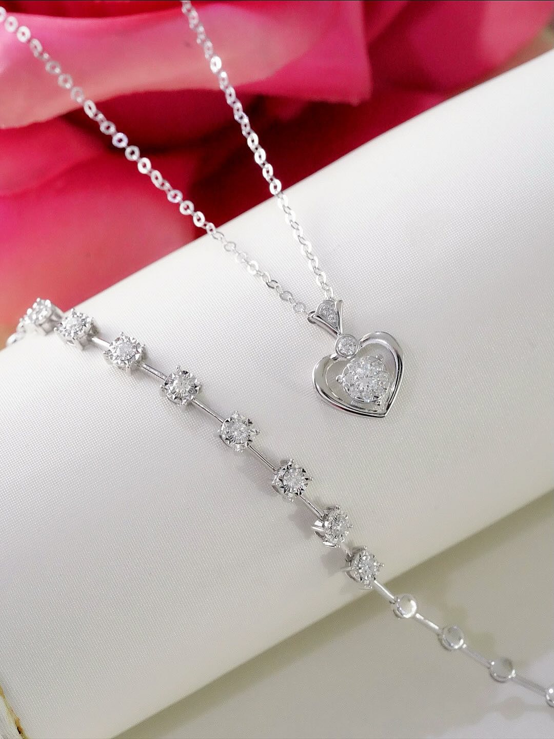 Unveil Your Inner Shine💎（图ZMzk4ODMwODI0） - 生活用品 - 站酷设计师Cahya_Wrld原创素材 - 站酷ZCOOL