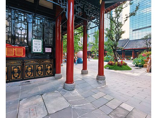 城市褶皱里的交融：传统与现代的和谐奏鸣