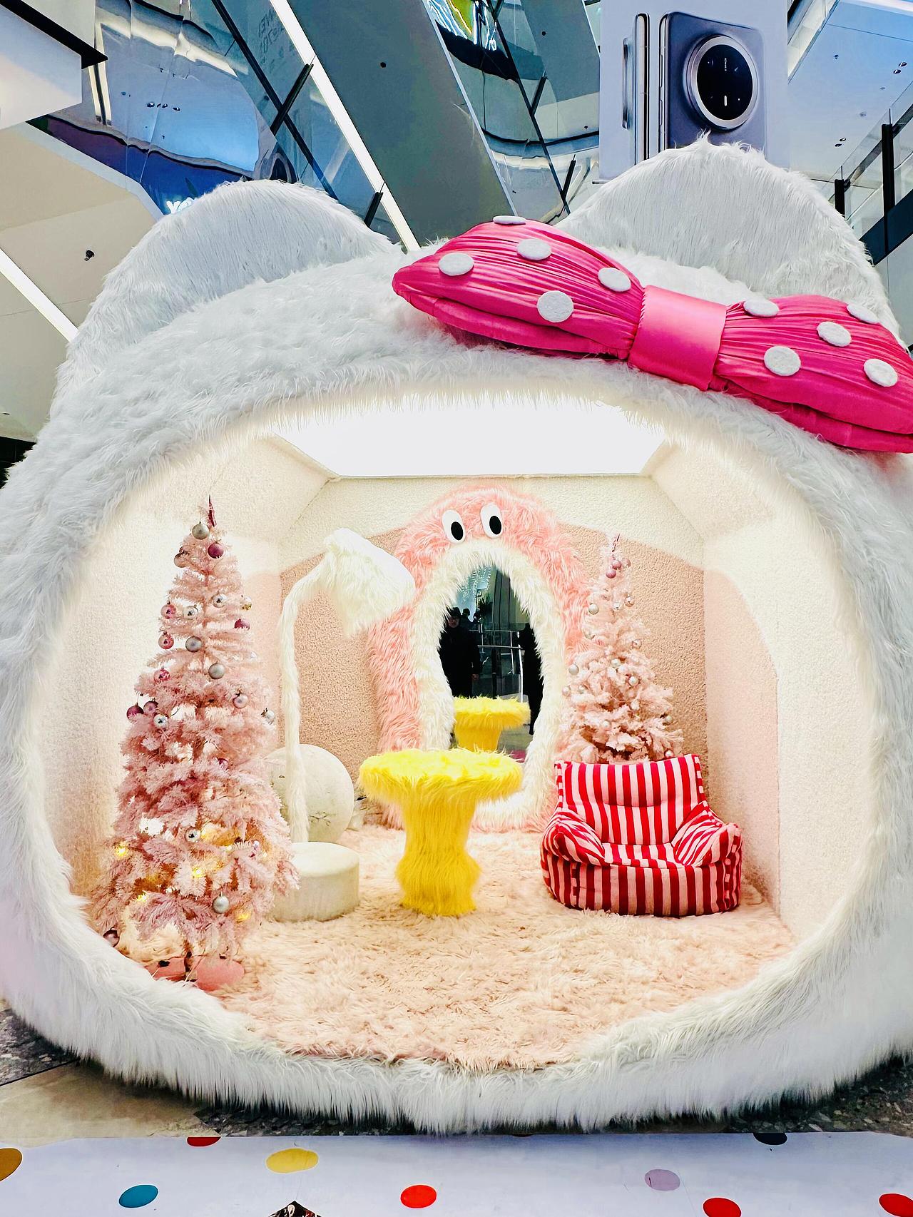 商场美陈 |梦幻之美与圣诞活力的完美融合-肆墨设计（图ZMzk4OTE3ODEy） - 其他 - 站酷设计师肆墨设计原创素材 - 站酷ZCOOL