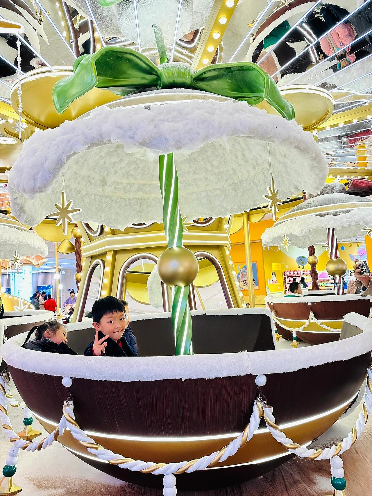 商场美陈 |梦幻之美与圣诞活力的完美融合-肆墨设计（图ZMzk4OTE3ODA4） - 其他 - 站酷设计师肆墨设计原创素材 - 站酷ZCOOL