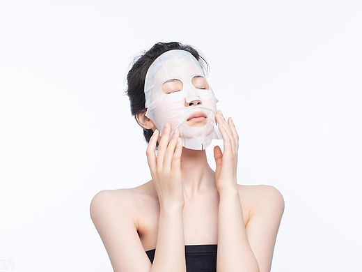 告别洗脸后紧绷感！2025年专为敏感肌打造的氨基酸洁面，亲肤零负担。