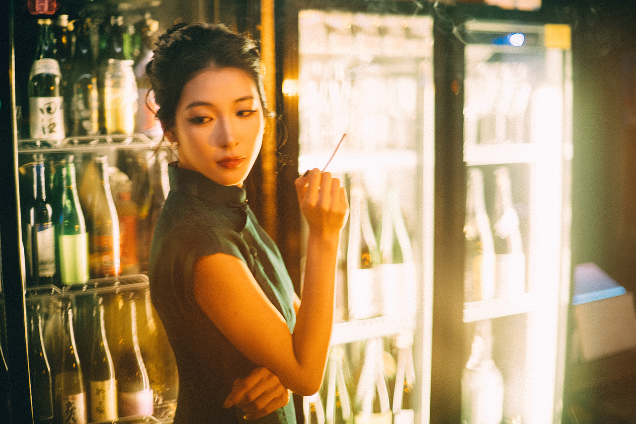 老板娘的旗袍（图ZMzk4OTg0MTQw） - 人像摄影 - 站酷设计师Deepblueocean原创素材 - 站酷ZCOOL