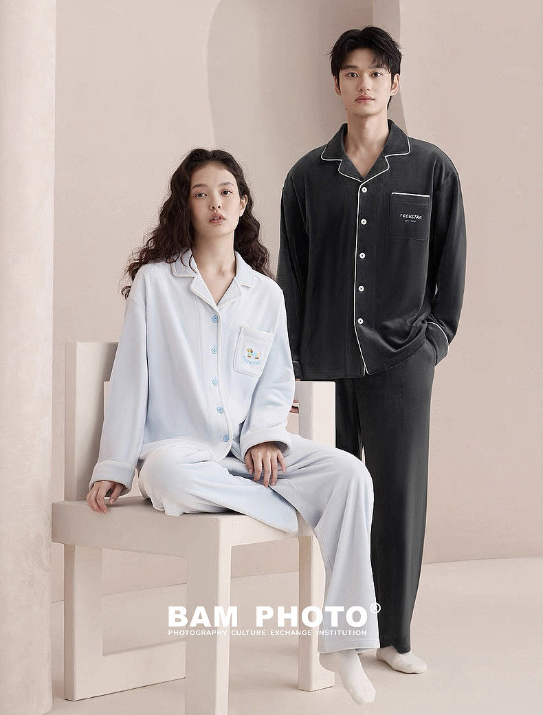 摄影｜家居服拍摄｜极简风｜氛围舒适感拍摄📸（图ZMzk5MDIwNzEy） - 品牌 - 站酷设计师和光白马工作室原创素材 - 站酷ZCOOL