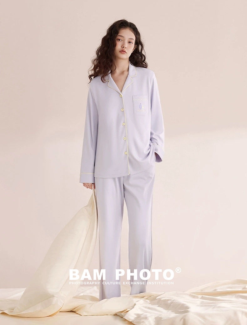 摄影｜家居服拍摄｜极简风｜氛围舒适感拍摄📸（图ZMzk5MDIwNzY4） - 品牌 - 站酷设计师和光白马工作室原创素材 - 站酷ZCOOL