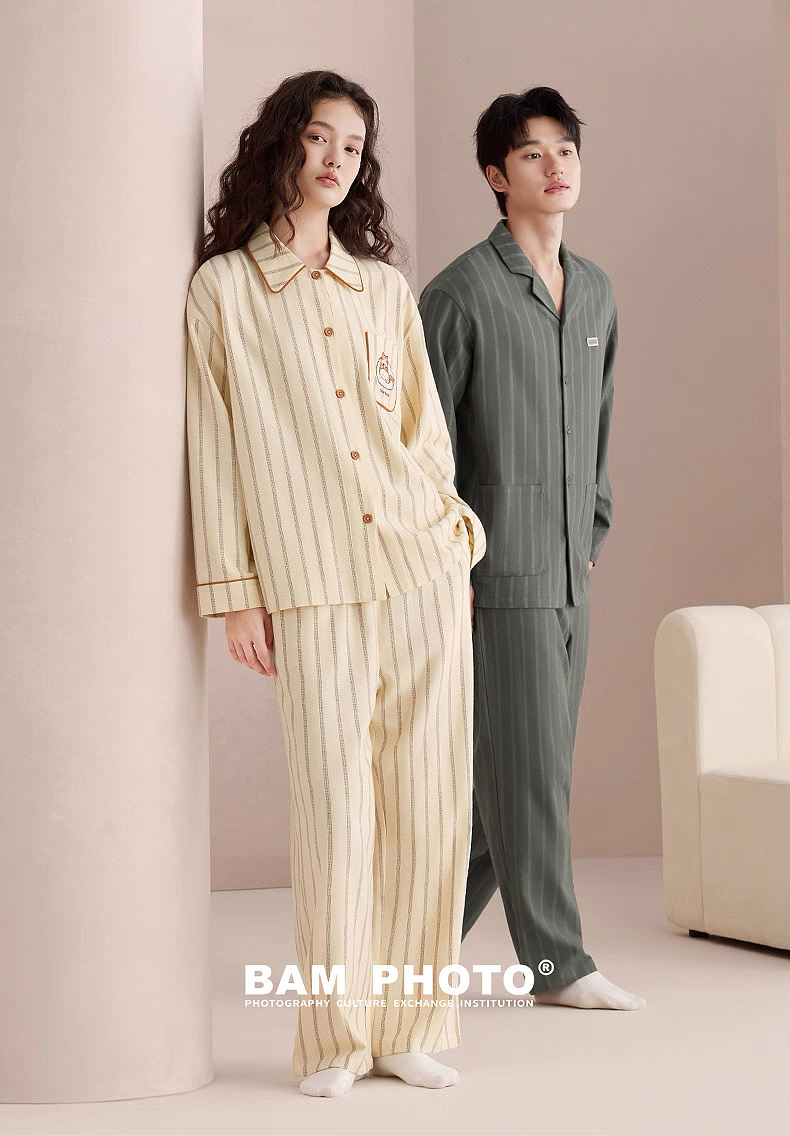摄影｜家居服拍摄｜极简风｜氛围舒适感拍摄📸（图ZMzk5MDIwNzIw） - 品牌 - 站酷设计师和光白马工作室原创素材 - 站酷ZCOOL