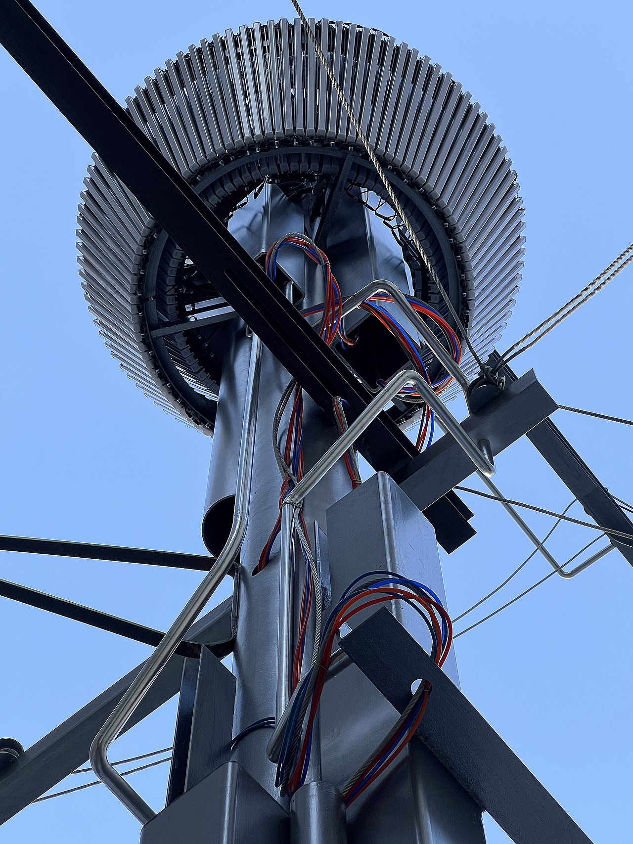 杆的细节构成，The detailed composition of the main pole ©毛伟伟