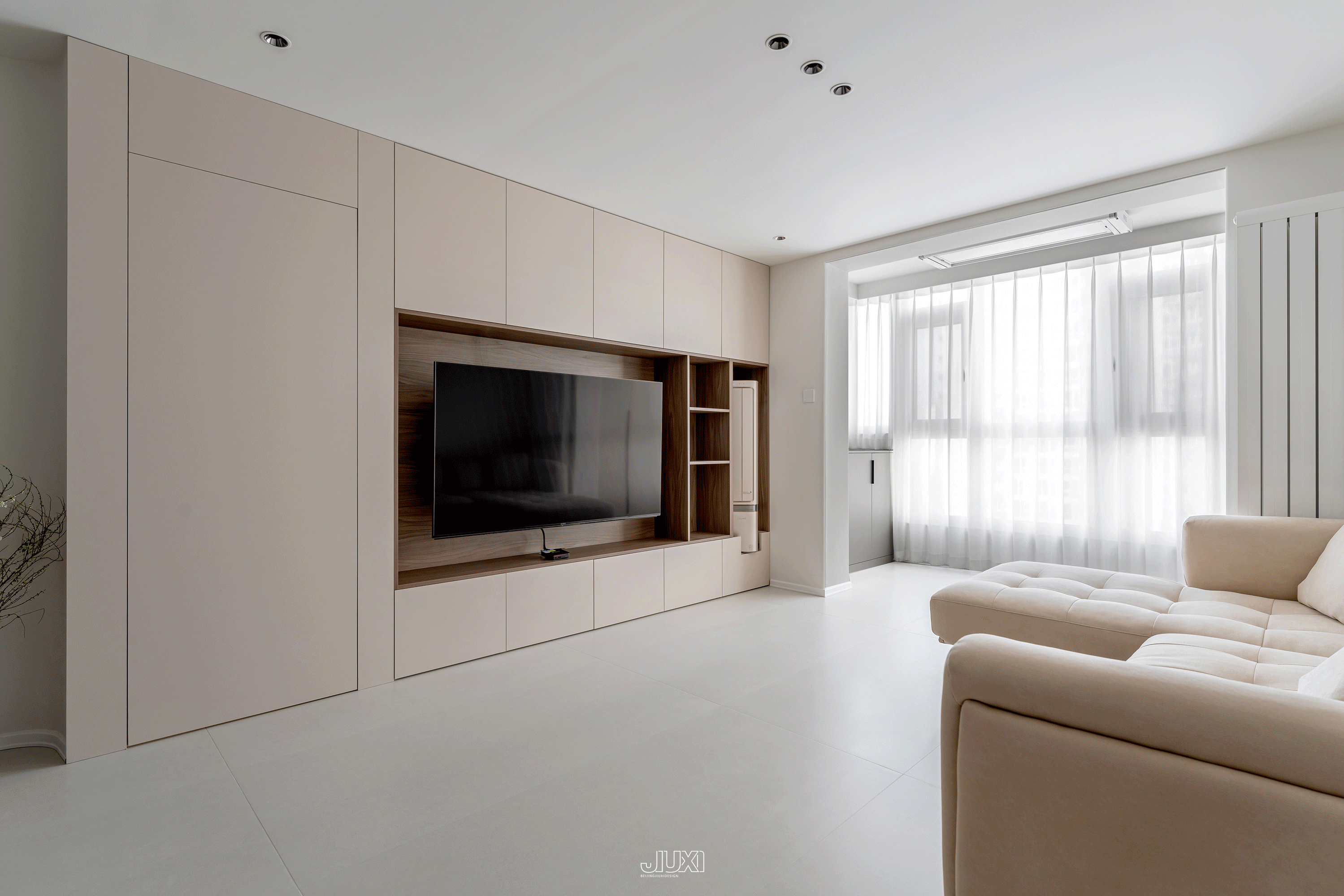 同色系的高级感,可以折叠的厨房解锁光影流动