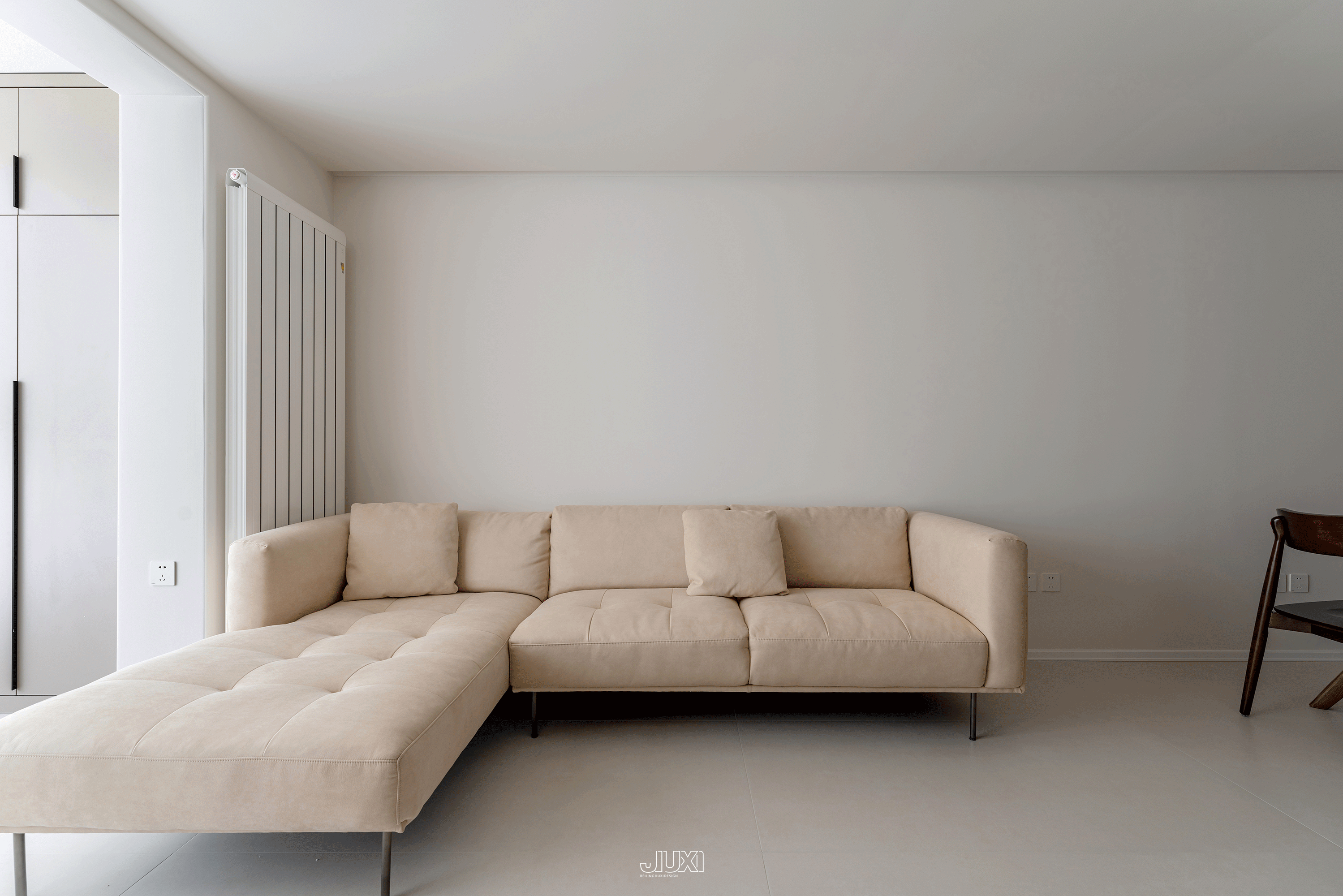 同色系的高级感,可以折叠的厨房解锁光影流动