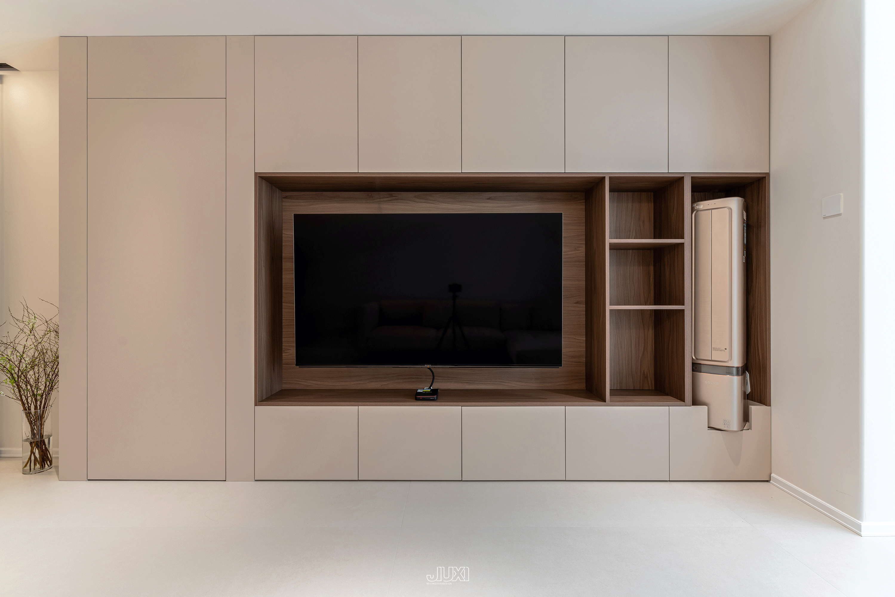 同色系的高级感,可以折叠的厨房解锁光影流动