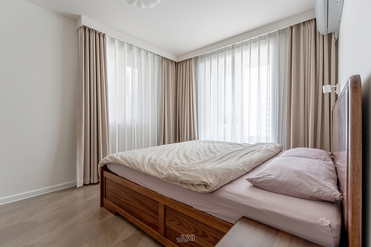 同色系的高级感,可以折叠的厨房解锁光影流动