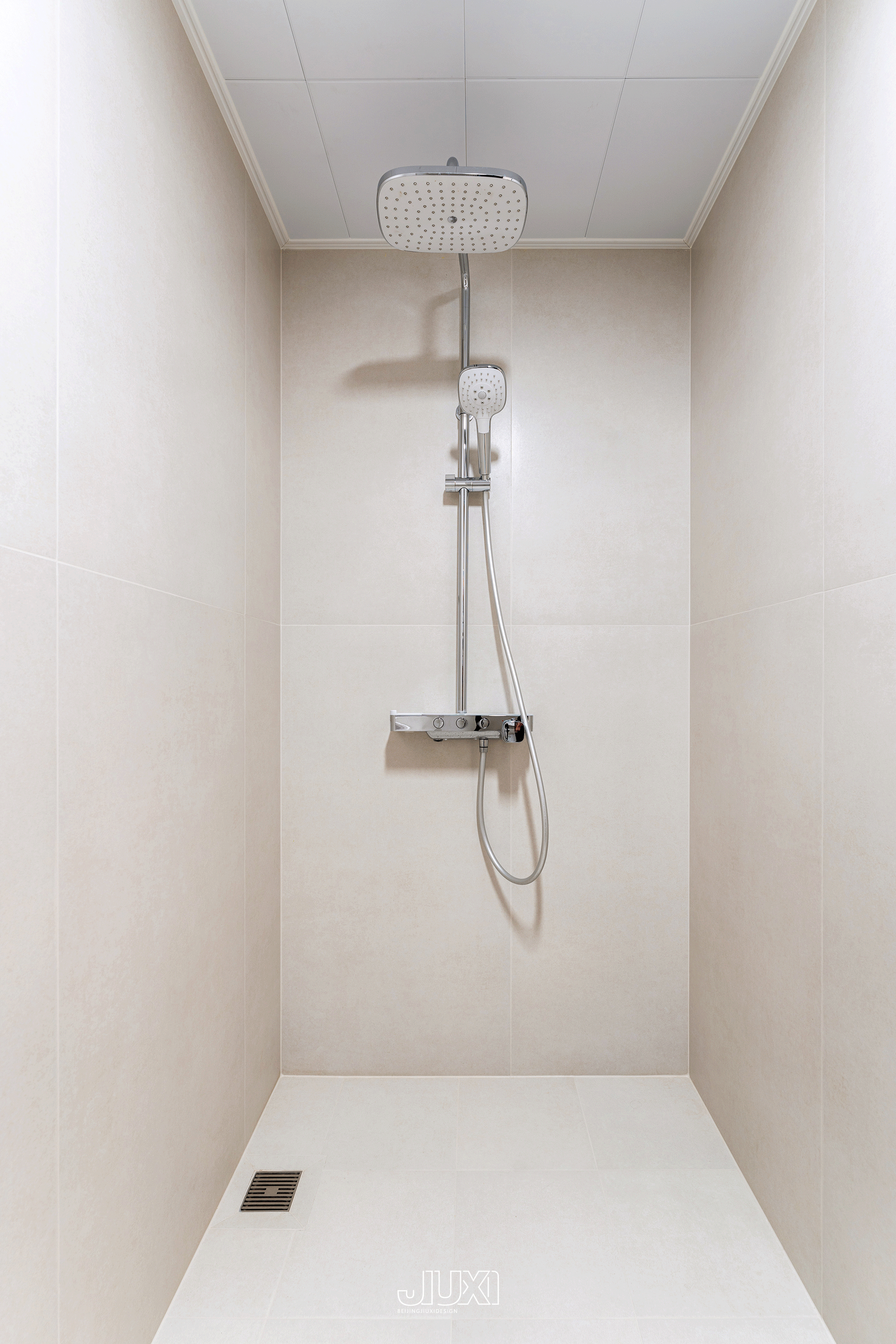 同色系的高级感,可以折叠的厨房解锁光影流动