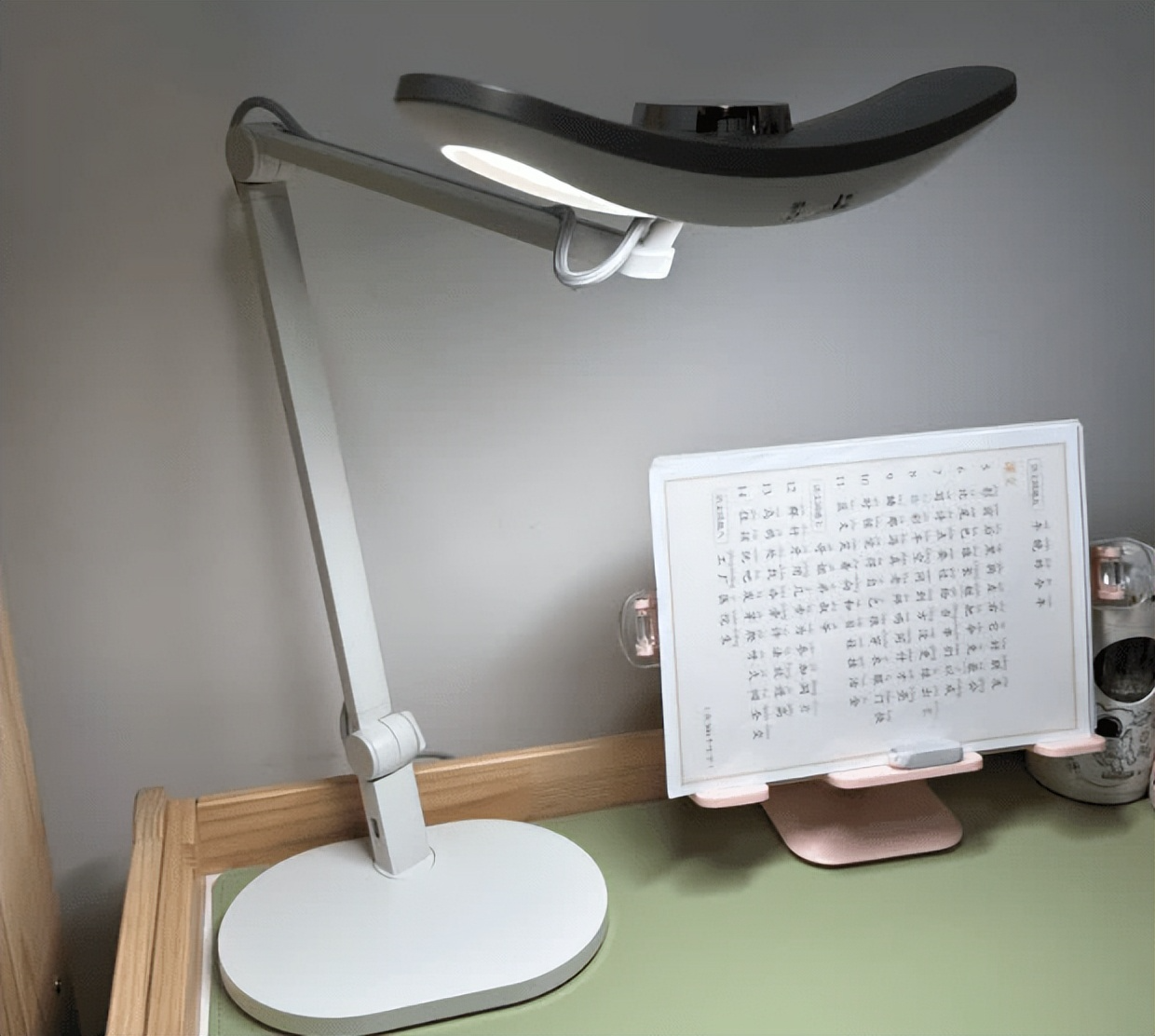 学生最建议买三款台灯：专业学生护眼灯推荐，缓解孩子用眼疲劳！