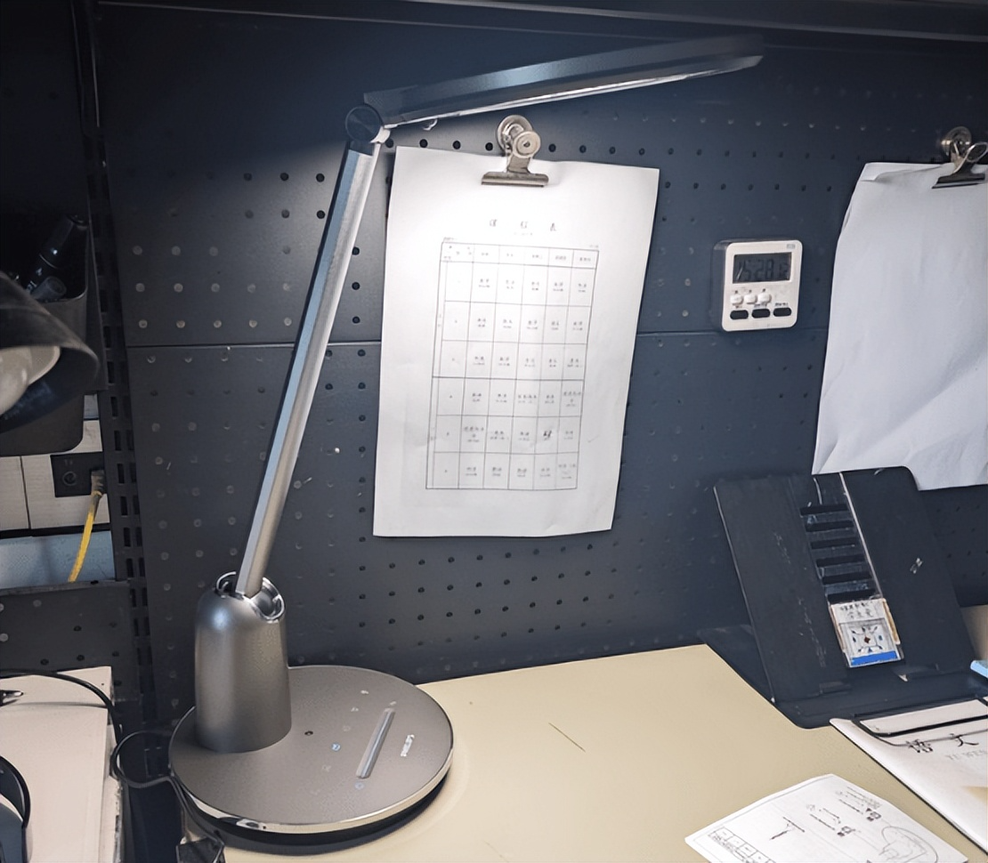 学生最建议买三款台灯：专业学生护眼灯推荐，缓解孩子用眼疲劳！